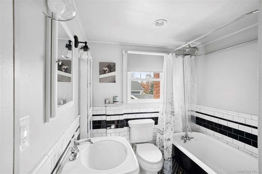 Welcome to this beautifully maintained classic 1930 colonial - photo 14