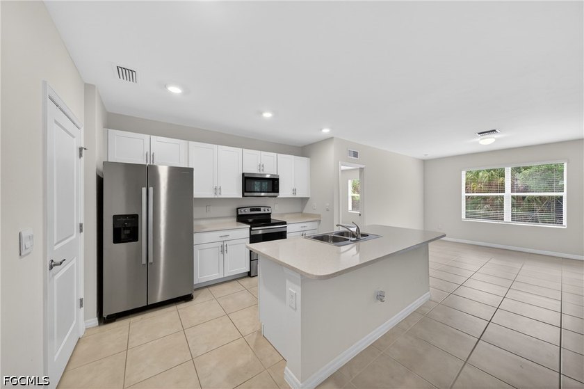 Experience everyday vacation living in the gated community of - photo 2