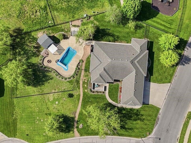 One level custom-built home with zero entry in Augusta's Stone - photo 34