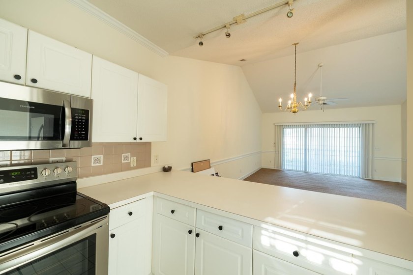 Perfect privacy with this top floor unit. No one will be above - photo 7