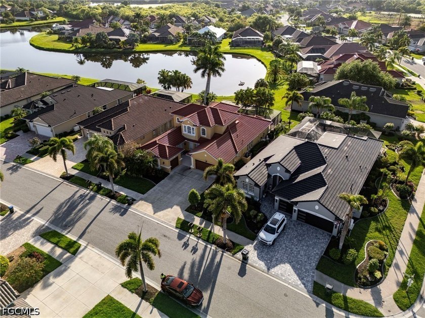Experience the ultimate Florida lifestyle in this beautiful - photo 2