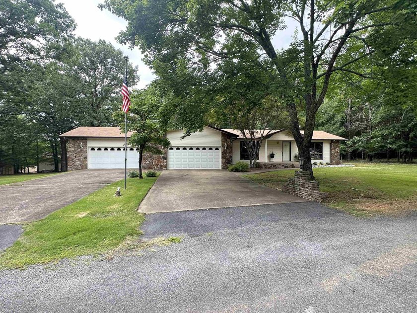 HOME with 4-CAR GARAGE on Flat Lot with a bathroom for each - photo 6