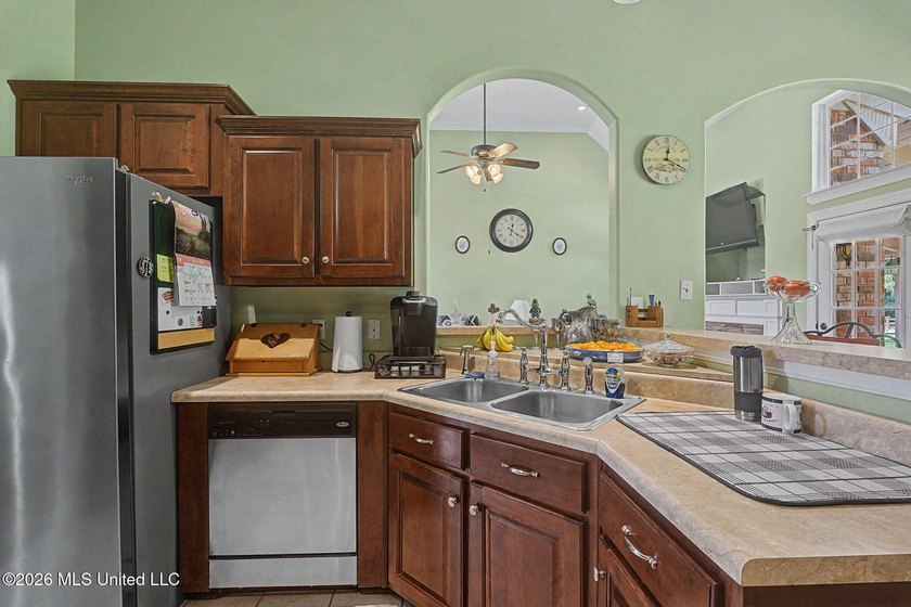 SECLUDED COUNTRY RETREAT ON 2 ACRES IN BYHALIA! Welcome to 186 - photo 23