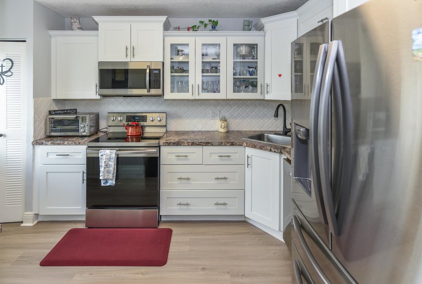 Don't miss this hidden gem! This beautifully upgraded 2-story - photo 4