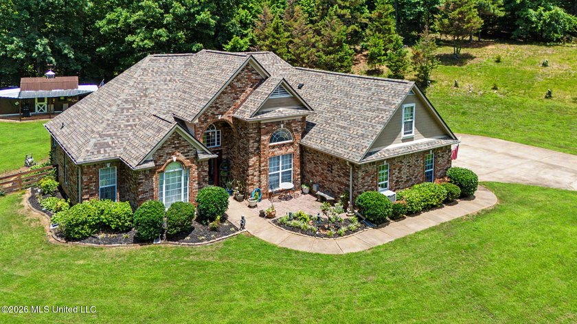 SECLUDED COUNTRY RETREAT ON 2 ACRES IN BYHALIA! Welcome to 186 - photo 31