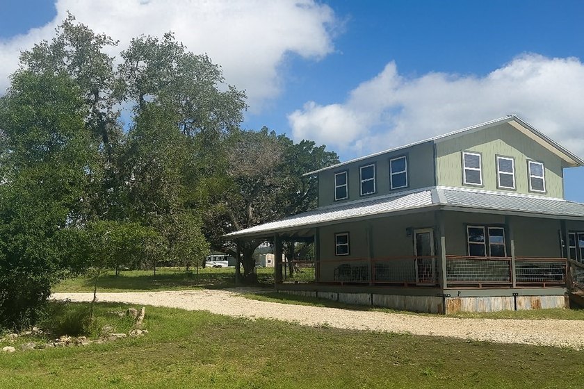 Multi-generation with 2 homes. No deed restrictions and Ag - photo 6