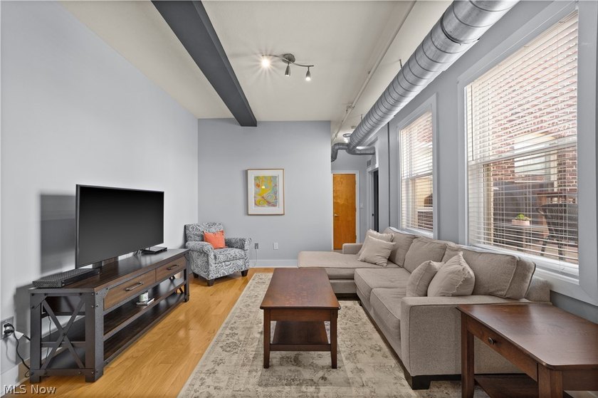 Welcome to Franklin Lofts in the heart of Ohio City's vibrant - photo 5