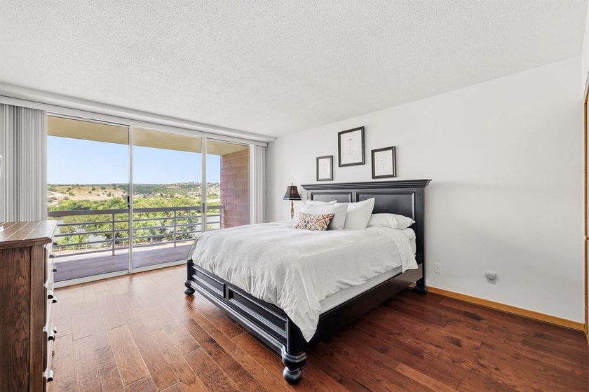 Welcome to the Guadalupe River Condos! Located on the 4th floor - photo 5