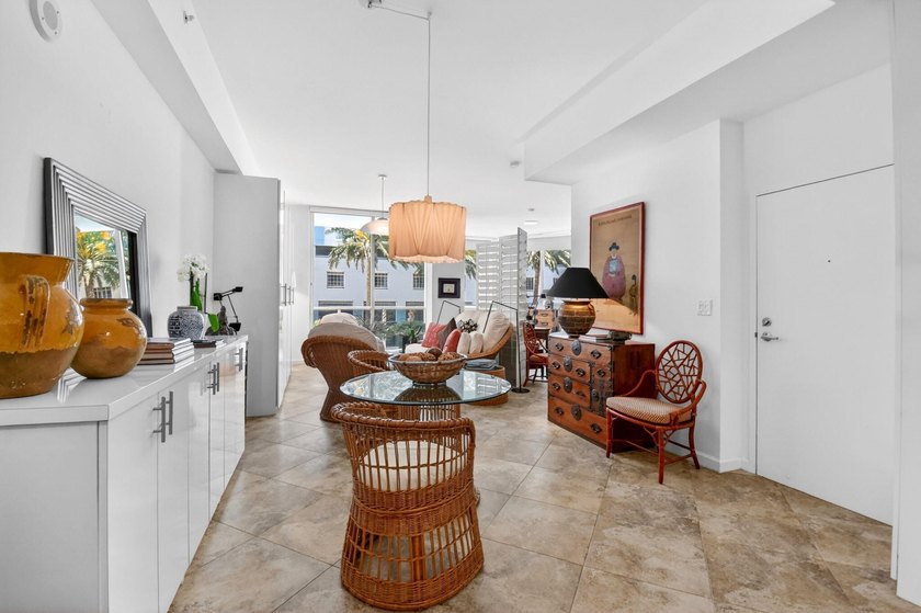 Welcome to this stylishly designed Flagler Dr. open airy one - photo 7