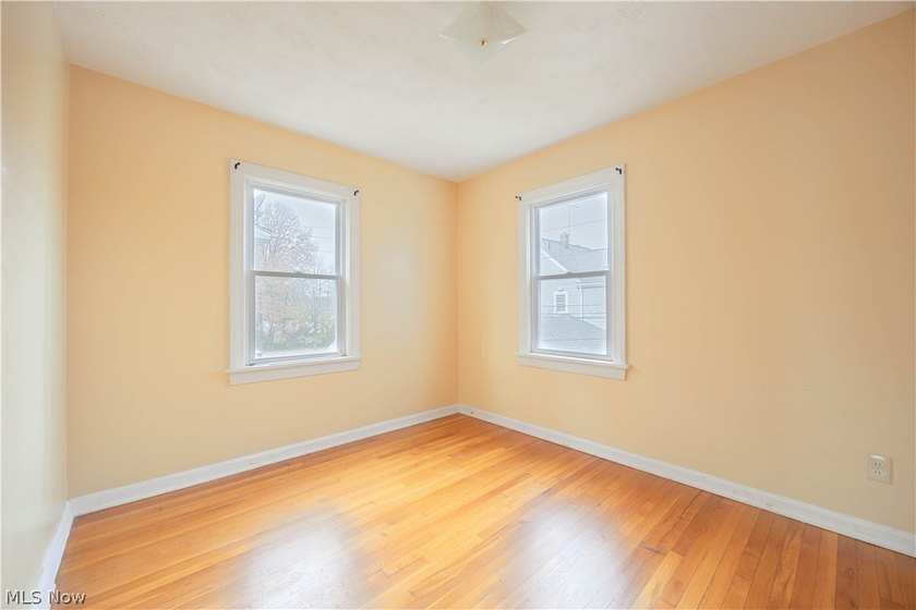 discover this beautiful maintained triplex, ideallly located - photo 13