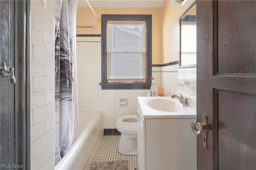 discover this beautiful maintained triplex, ideallly located - photo 14