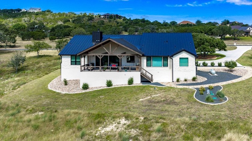 Experience luxury living in this magnificent one-story 4-bedroom - photo 4
