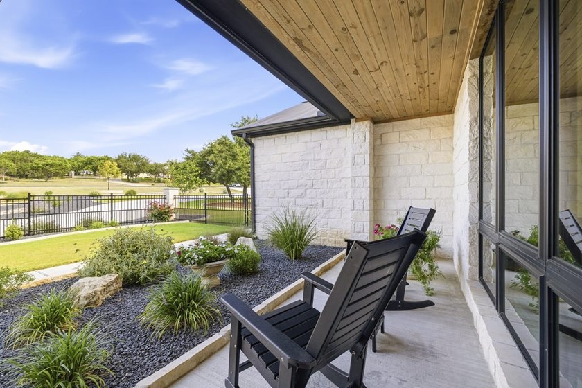 Experience luxury living in this magnificent one-story 4-bedroom - photo 5