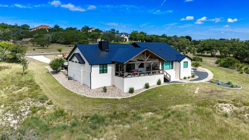 Experience luxury living in this magnificent one-story 4-bedroom - photo 8