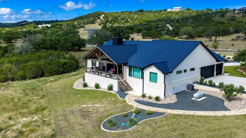 Experience luxury living in this magnificent one-story 4-bedroom - photo 9