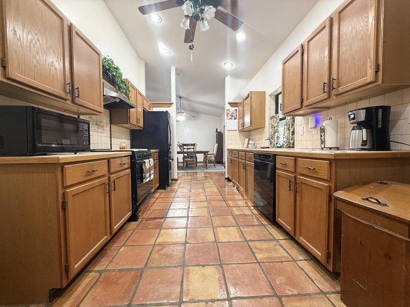 WOW! Custom Raised Ranch!? OVERSIZED 2,600 plus CBS Gararge! OH - photo 22