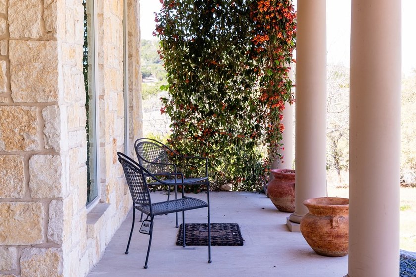 Escape to peaceful Hill Country living in desirable Saddlewood - photo 3