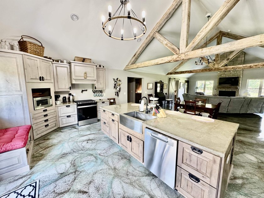 Welcome to this Tuscany farm style home. This beautiful home has - photo 5