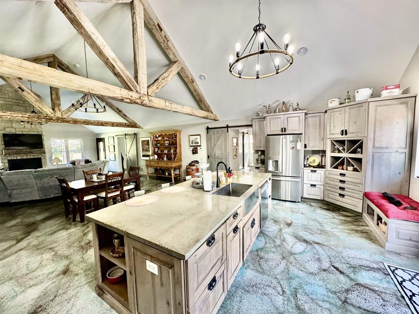 Welcome to this Tuscany farm style home. This beautiful home has - photo 6