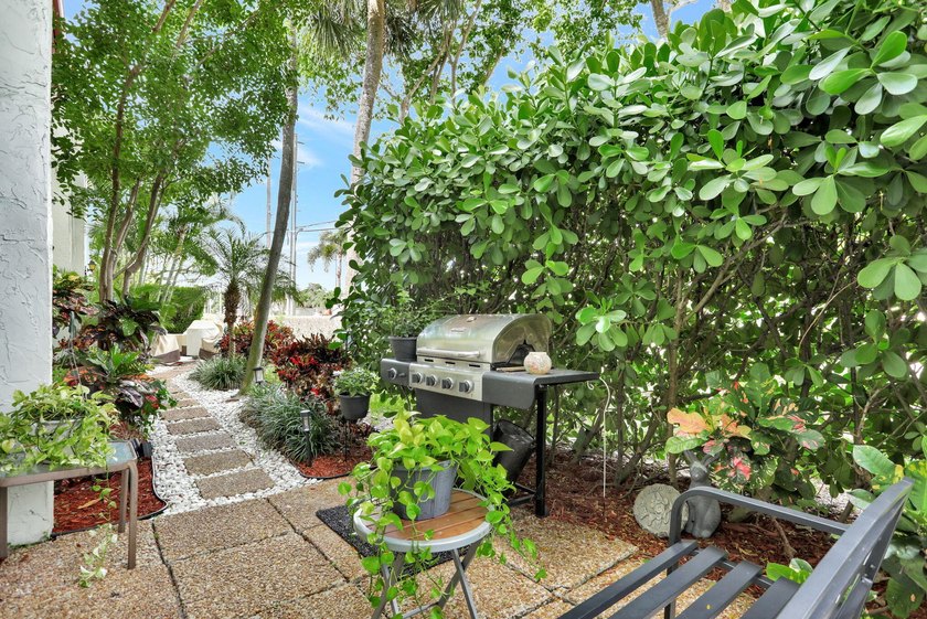 Move-in ready and thoughtfully updated, this charming 2-bed - photo 26