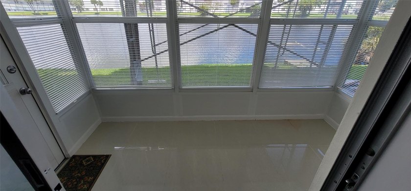 owner says SELL !! STUNNING 1 BEDROOM 1 BATH CONDO with a - photo 14