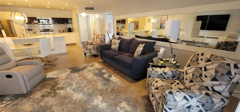 owner says SELL !! STUNNING 1 BEDROOM 1 BATH CONDO with a - photo 20