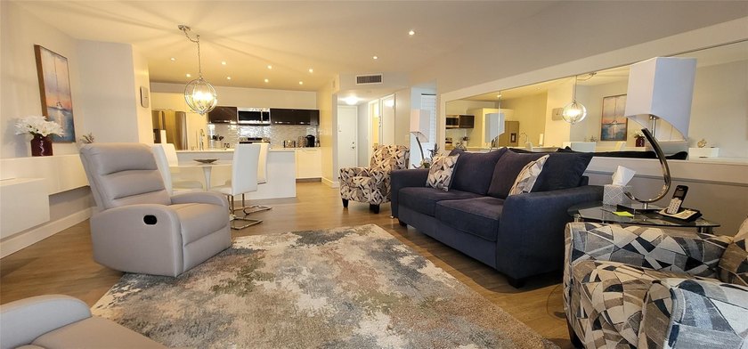 owner says SELL !! STUNNING 1 BEDROOM 1 BATH CONDO with a - photo 21