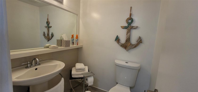 owner says SELL !! STUNNING 1 BEDROOM 1 BATH CONDO with a - photo 22