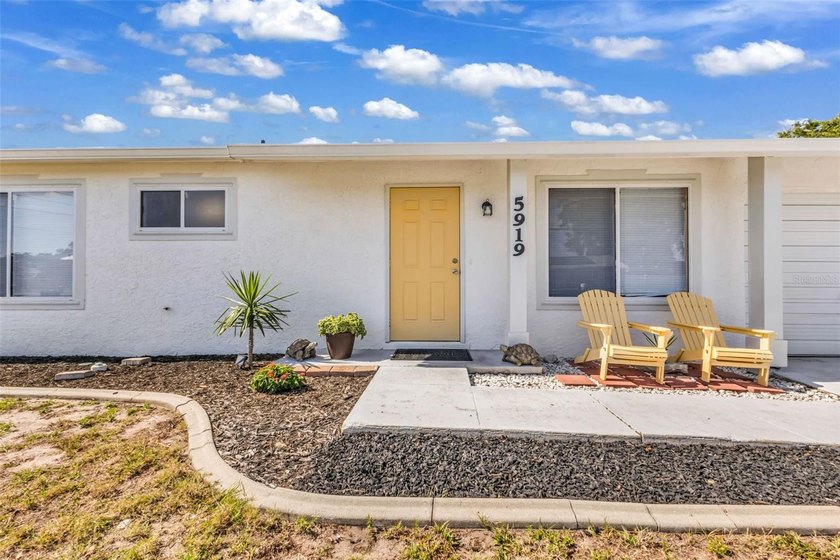 Discover this charming 3-bedroom, 1.5-bath home in North Port - photo 4