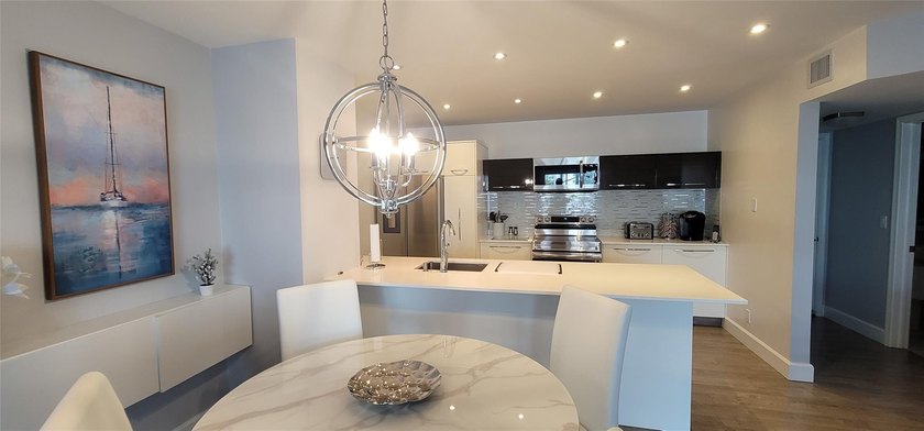 owner says SELL !! STUNNING 1 BEDROOM 1 BATH CONDO with a - photo 43
