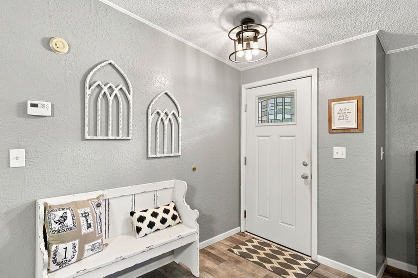 Looking for a quality 3/2 home in Ingram ISD? This Solitaire - photo 4