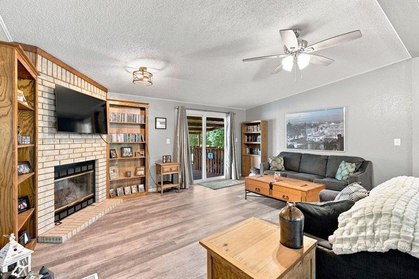 Looking for a quality 3/2 home in Ingram ISD? This Solitaire - photo 6