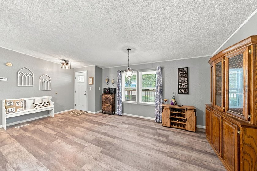 Looking for a quality 3/2 home in Ingram ISD? This Solitaire - photo 8