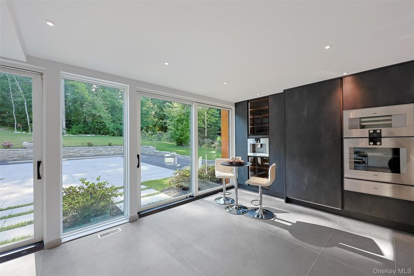 Privately set behind a long driveway in the prestigious Village - photo 16