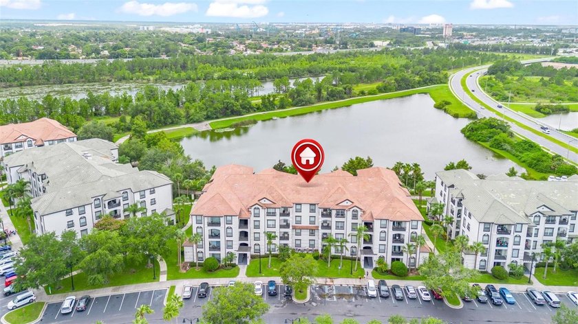 LUXURY Condo in a prime LOCATION, right across from EPIC - photo 2