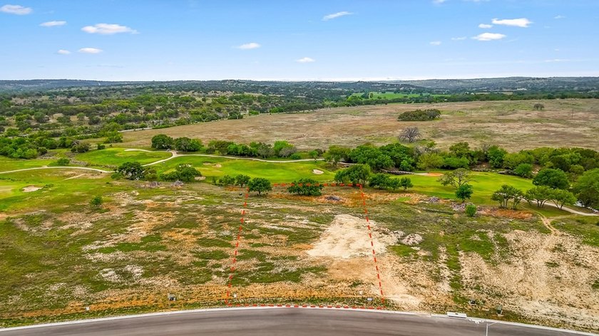 GREAT VALUE WITH $25k PRICE IMPROVEMENT!! Exceptional - photo 3