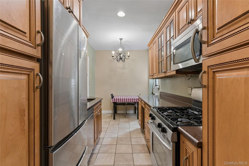 If you are looking for a 2 bedroom in Forest Hills with one of - photo 7