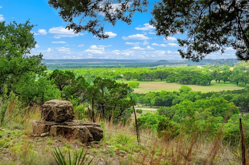 Adobe Springs Ranch is an exceptional 77.59 acre Hill Country - photo 2