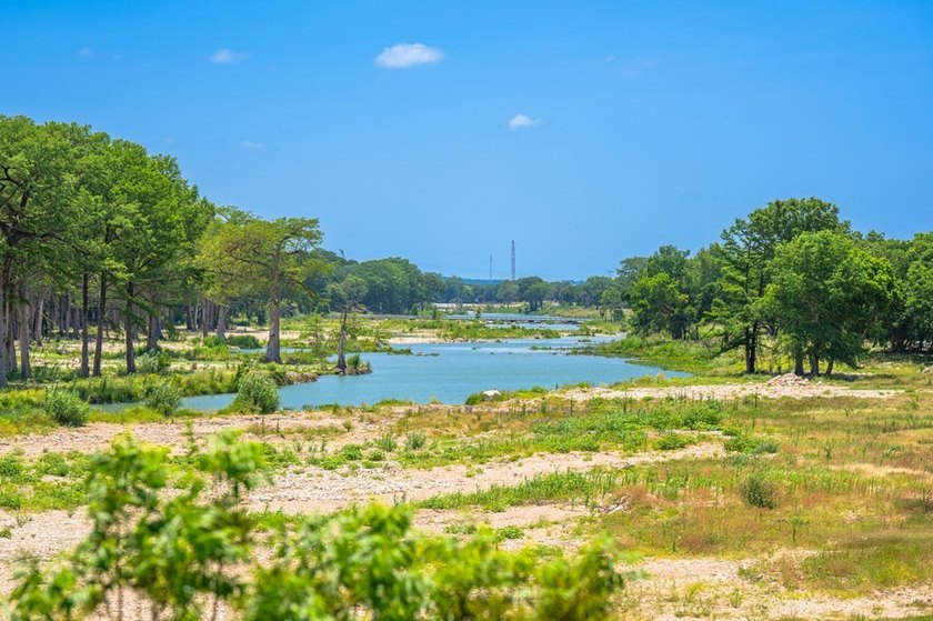 Enjoy peaceful Hill Country living in Cypress Falls w/this - photo 4