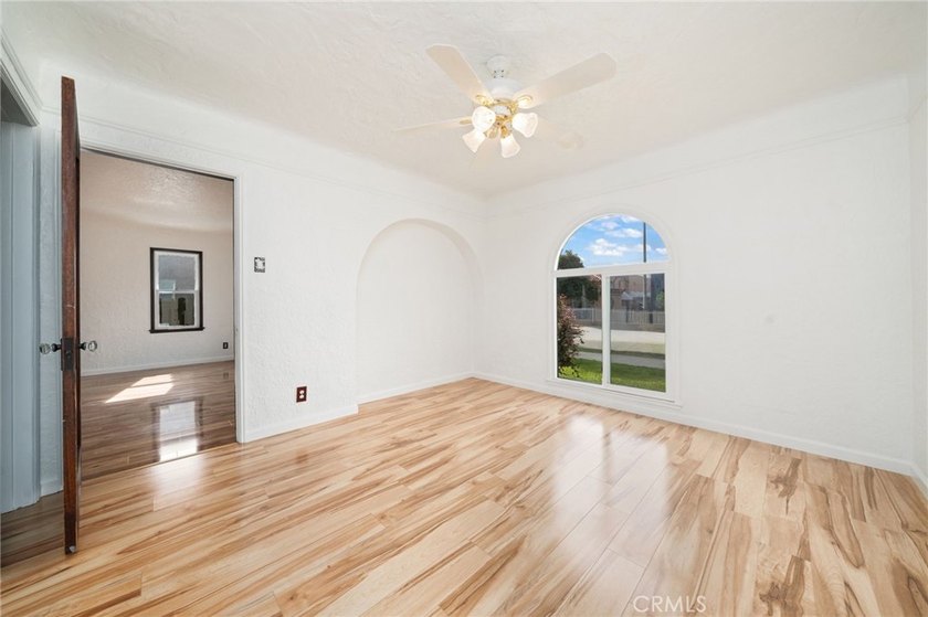 341 E Ellis - photo 19