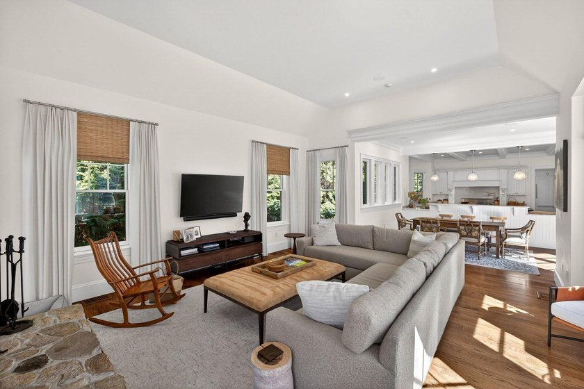 Set on the 14th fairway of the golf course within the coveted - photo 20