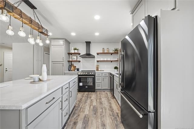 Experience lakefront living in this beautifully renovated home - photo 6