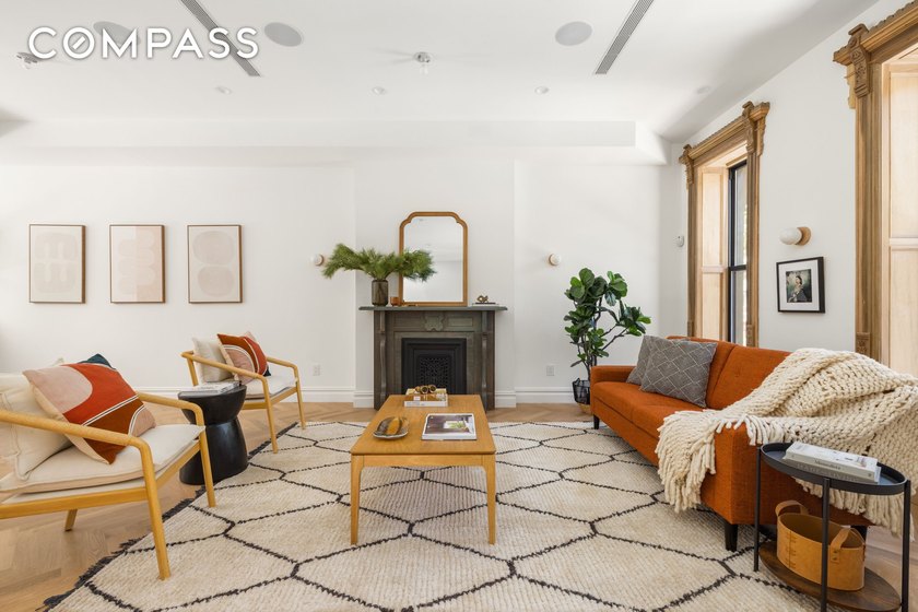 Originally built in 1901, 488A Quincy Street has been - photo 2