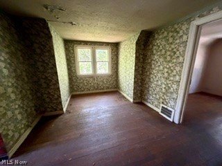 Calling all investors - great opportunity to bring your vision - photo 12
