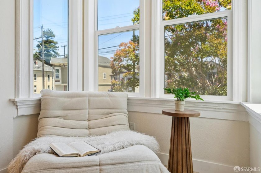 Rare opportunity to own a fully remodeled, fully vacant duplex - photo 12