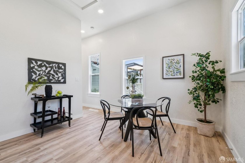 Rare opportunity to own a fully remodeled, fully vacant duplex - photo 17