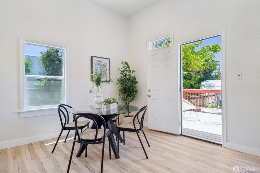 Rare opportunity to own a fully remodeled, fully vacant duplex - photo 18