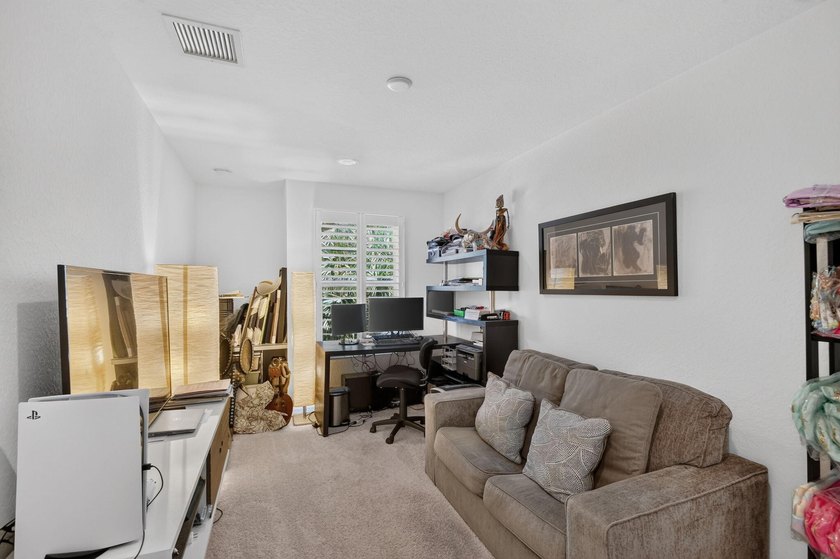 Newer construction, builder-upgraded townhome maintained in - photo 21