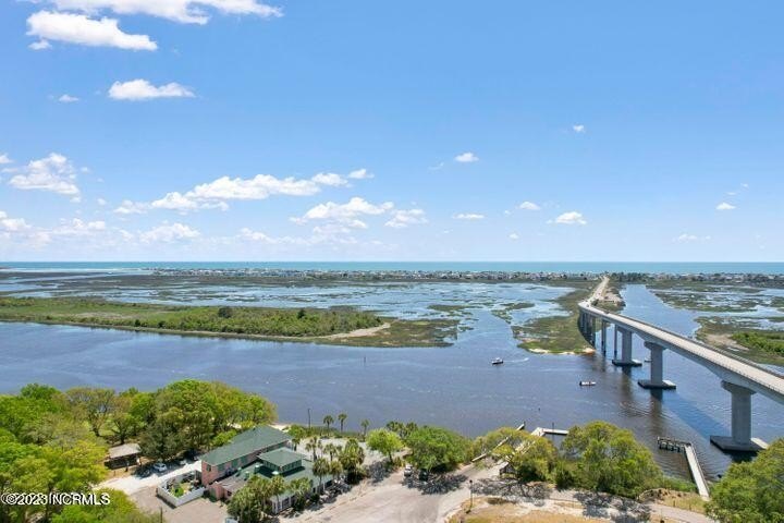 Blane Island is located near the island of Sunset Beach, just - photo 3