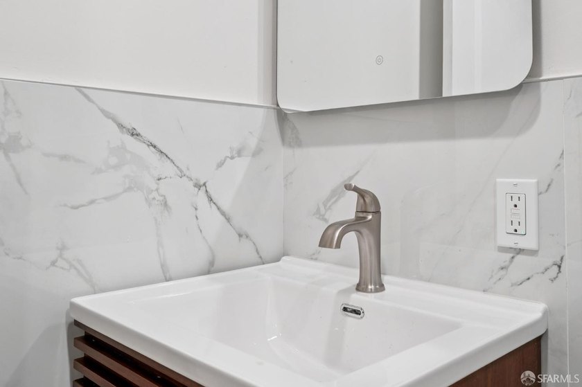 Rare opportunity to own a fully remodeled, fully vacant duplex - photo 48